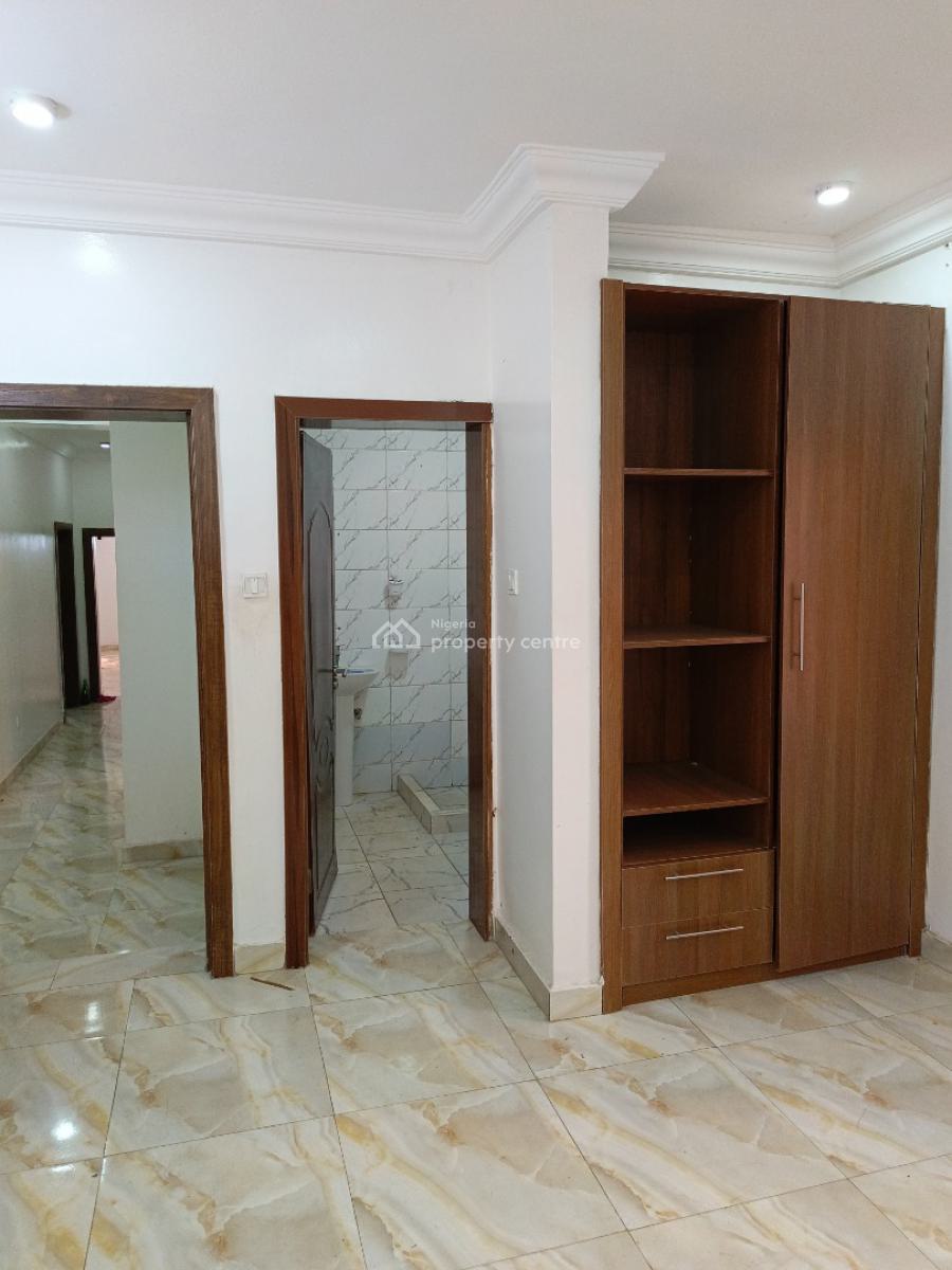 a Relatively New, Well-finished 3-bedroom Flat, Tarred Road, Mabushi, Abuja, Flat / Apartment for Rent