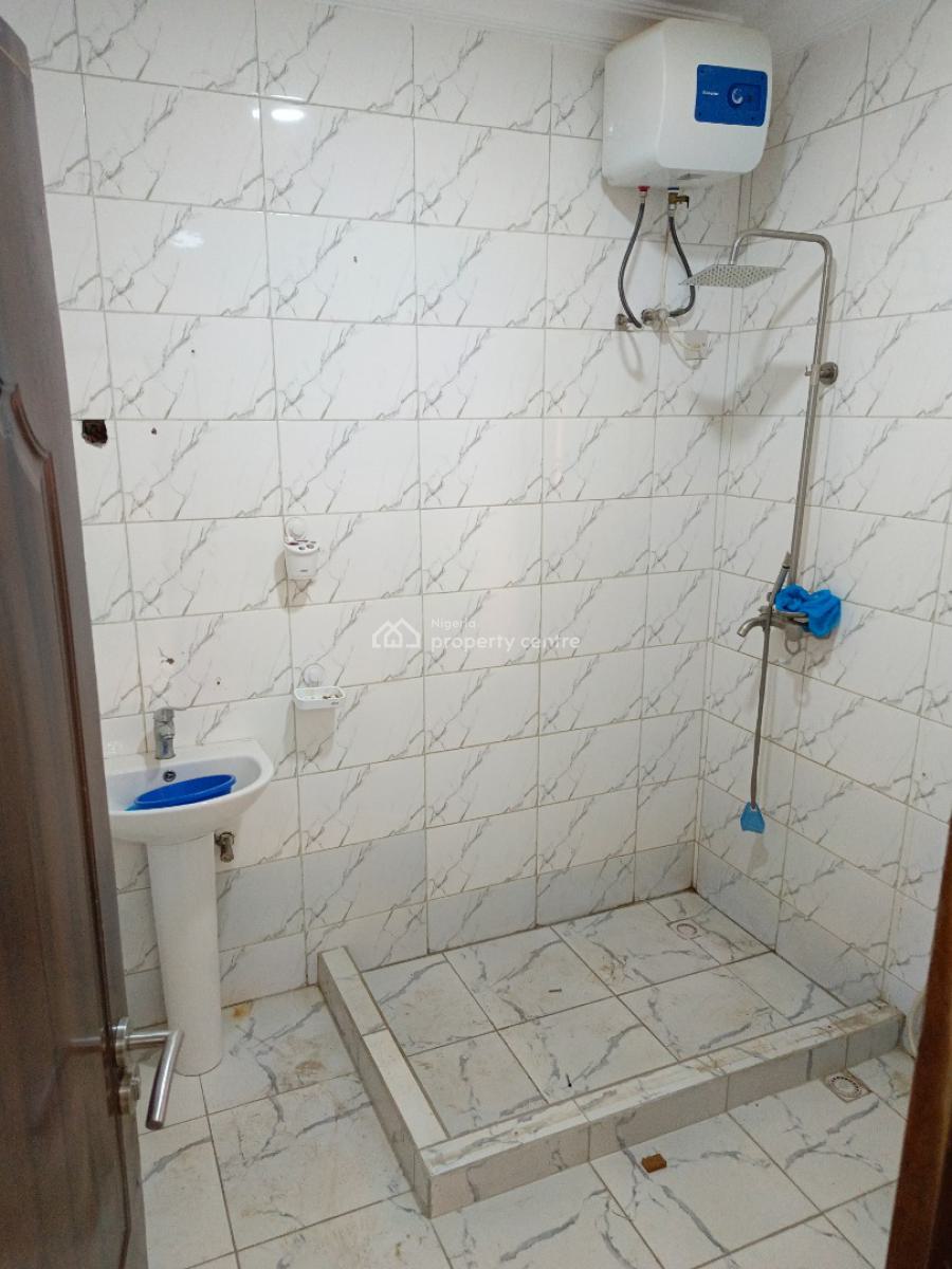 a Relatively New, Well-finished 3-bedroom Flat, Tarred Road, Mabushi, Abuja, Flat / Apartment for Rent