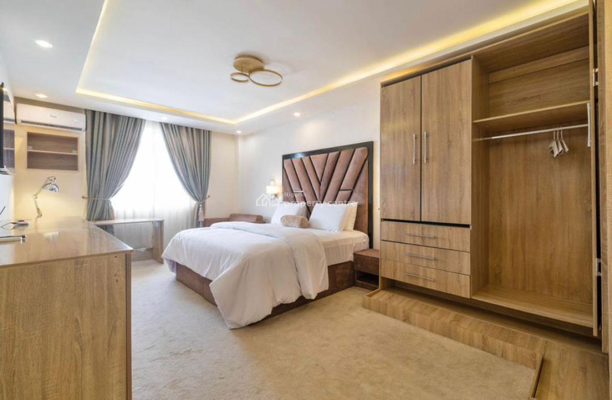 Massive 3-bedroom Apartment, Lekki Phase 1, Lekki, Lagos, Flat / Apartment for Sale