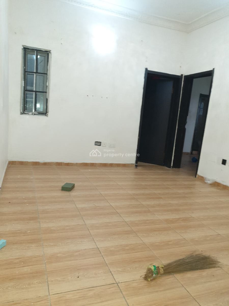 Spacious 2 Bedroom, Off New Road Alpha Beach, Lekki, Lagos, Flat / Apartment for Rent