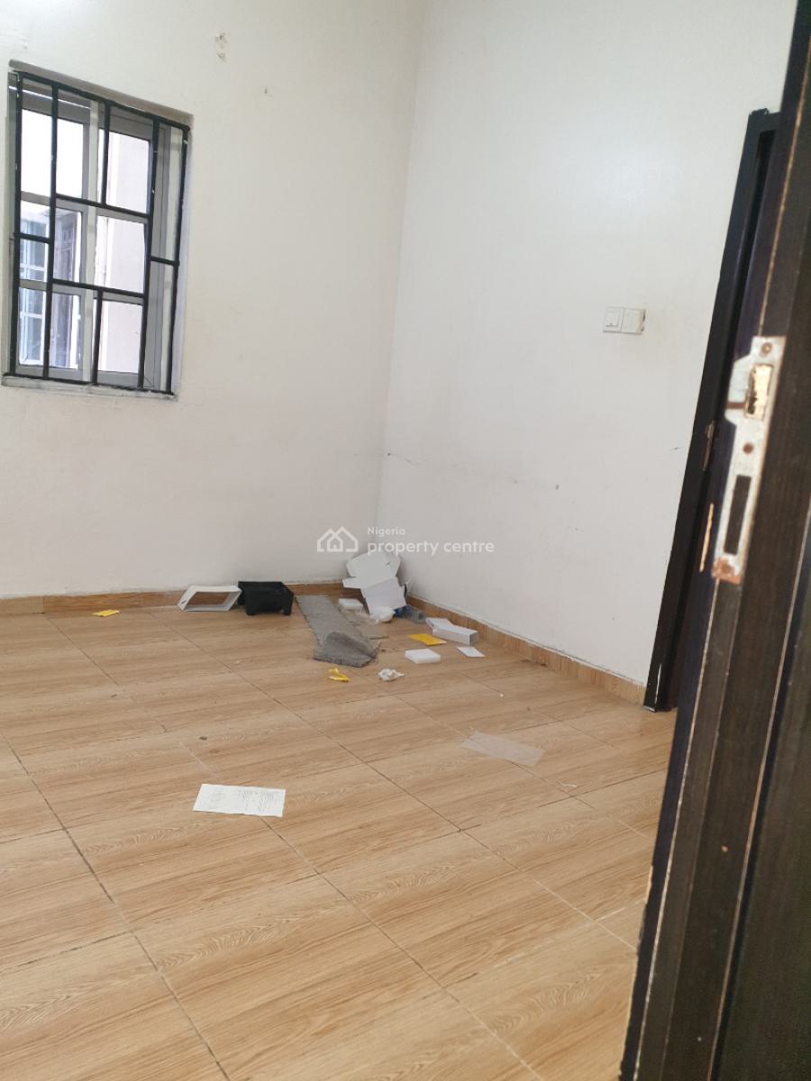 Spacious 2 Bedroom, Off New Road Alpha Beach, Lekki, Lagos, Flat / Apartment for Rent