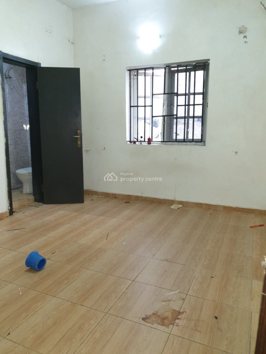 Spacious 2 Bedroom, Off New Road Alpha Beach, Lekki, Lagos, Flat / Apartment for Rent