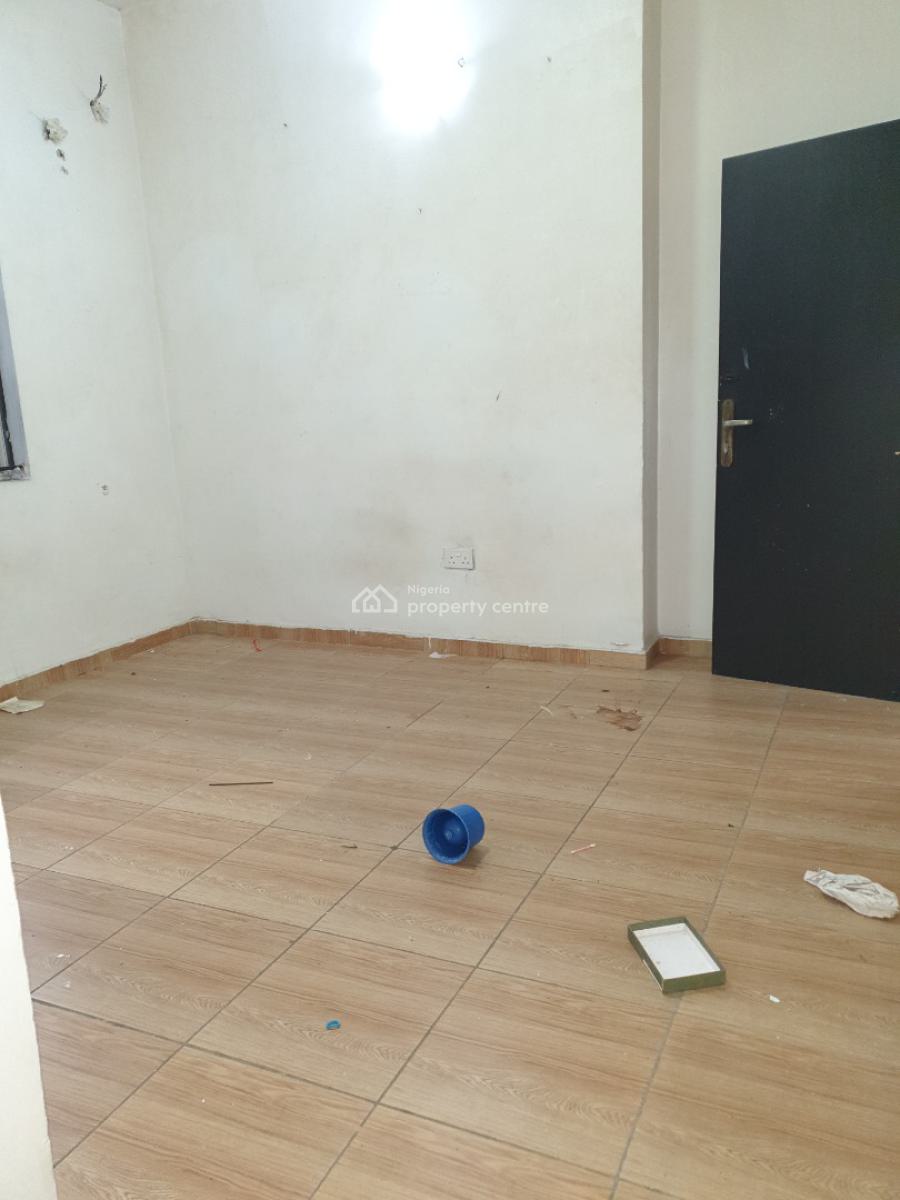 Spacious 2 Bedroom, Off New Road Alpha Beach, Lekki, Lagos, Flat / Apartment for Rent