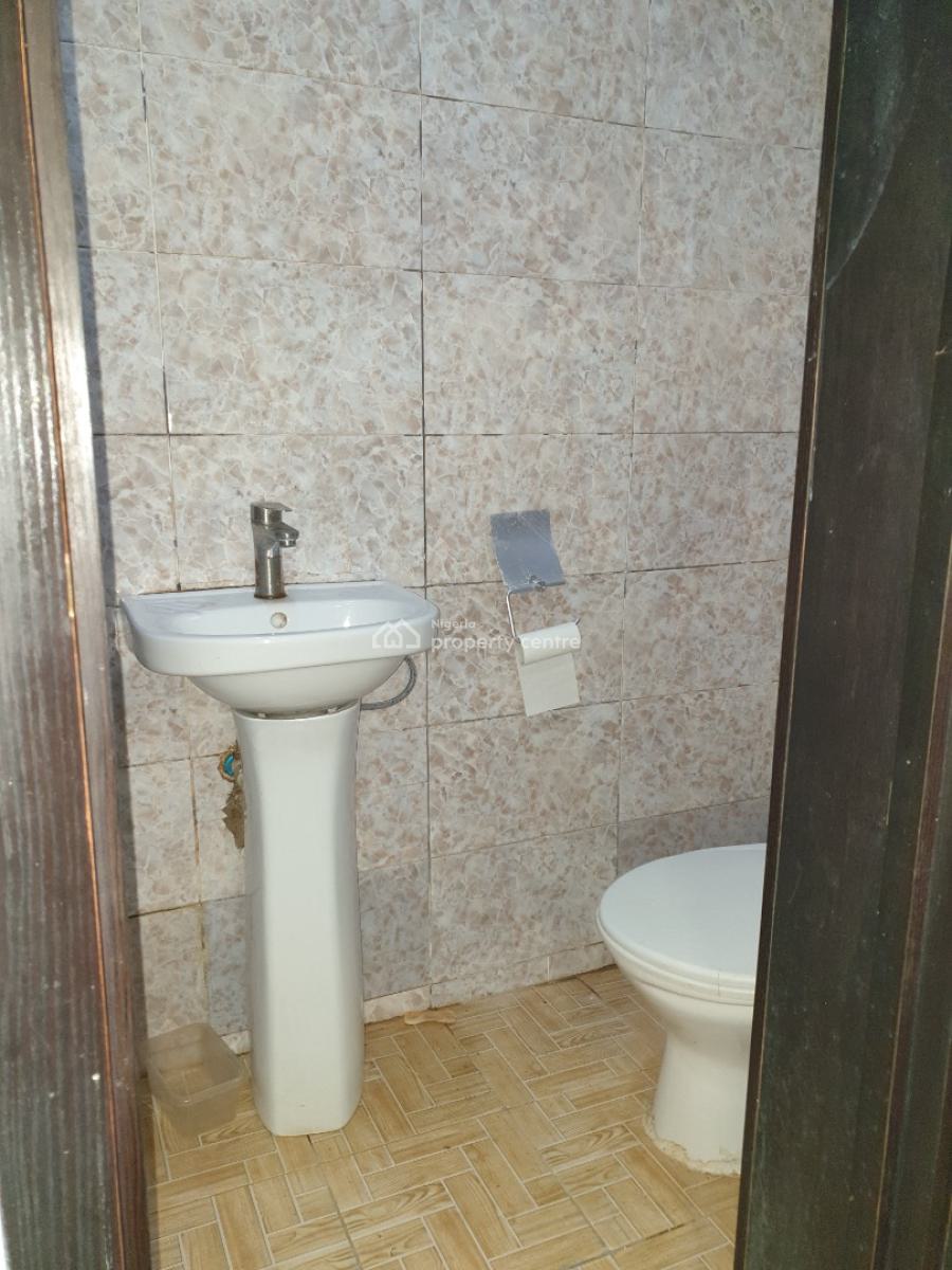 Spacious 2 Bedroom, Off New Road Alpha Beach, Lekki, Lagos, Flat / Apartment for Rent