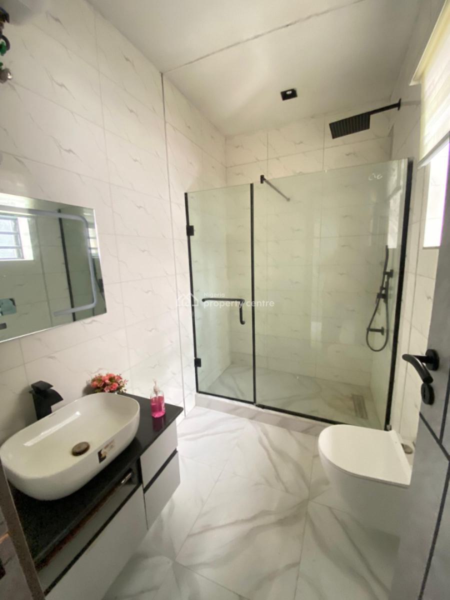 2 Bedroom Furnished Apartment with Elevator & Gym Available at Phase 1, Lekki Phase 1, Lekki Phase 1, Lekki, Lagos, Flat / Apartment for Sale