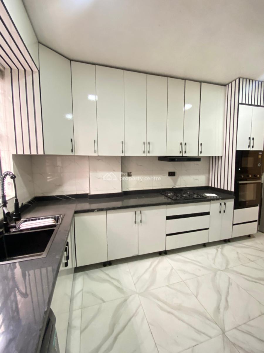 2 Bedroom Furnished Apartment with Elevator & Gym Available at Phase 1, Lekki Phase 1, Lekki Phase 1, Lekki, Lagos, Flat / Apartment for Sale