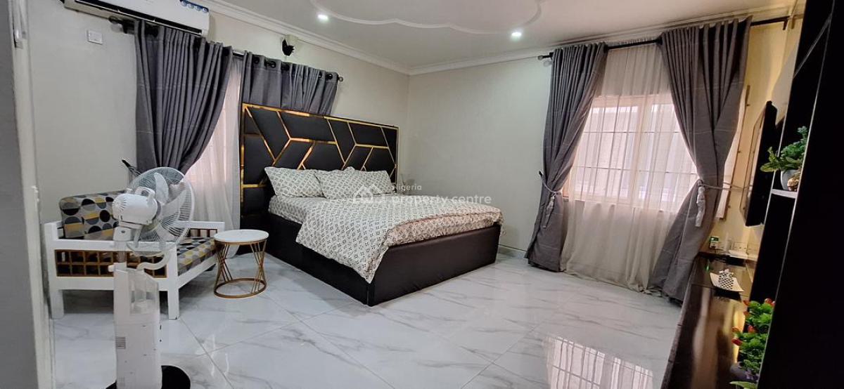 Ladies Shared Apartment- 2 Bedroom(near Shoprite/four Point), Simeon Akinlonu, Oniru, Victoria Island (vi), Lagos, Flat / Apartment Short Let