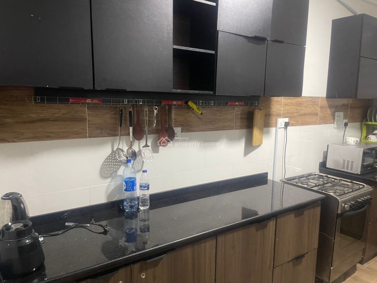 Ladies Shared Apartment- 2 Bedroom(near Shoprite/four Point), Simeon Akinlonu, Oniru, Victoria Island (vi), Lagos, Flat / Apartment Short Let