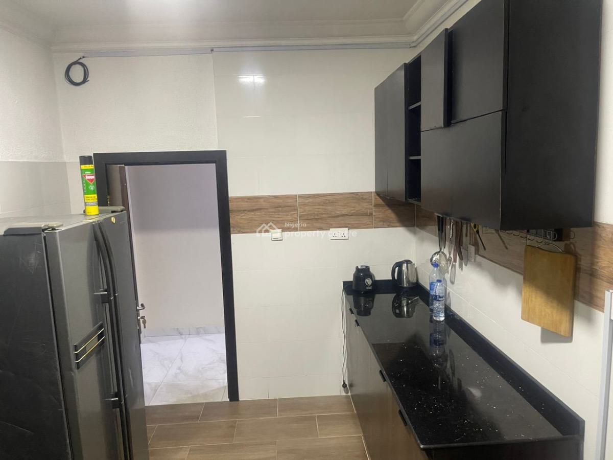 Ladies Shared Apartment- 2 Bedroom(near Shoprite/four Point), Simeon Akinlonu, Oniru, Victoria Island (vi), Lagos, Flat / Apartment Short Let