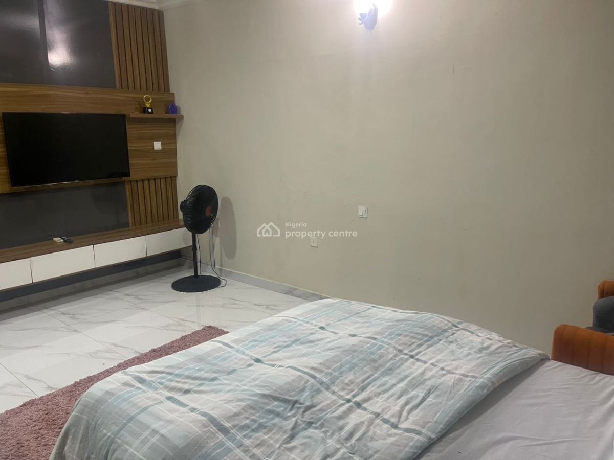 Ladies Shared Apartment- 2 Bedroom(near Shoprite/four Point), Simeon Akinlonu, Oniru, Victoria Island (vi), Lagos, Flat / Apartment Short Let