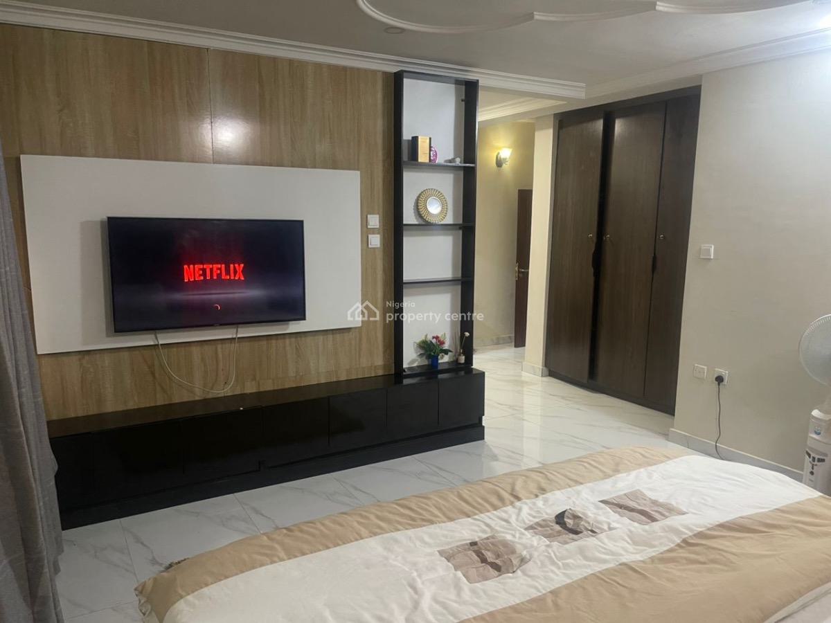 Ladies Shared Apartment- 2 Bedroom(near Shoprite/four Point), Simeon Akinlonu, Oniru, Victoria Island (vi), Lagos, Flat / Apartment Short Let