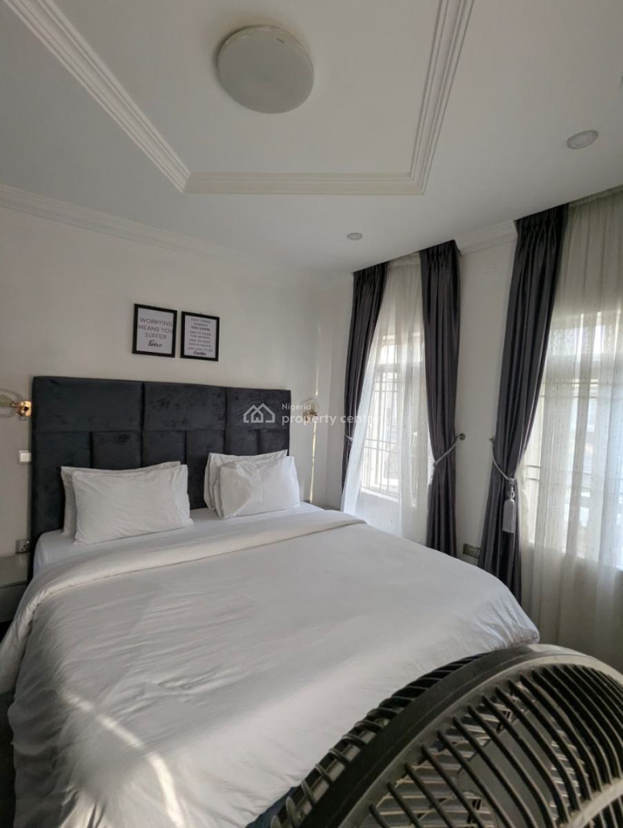3-bedroom Serviced Apartment, Off Admiralty Way, Lekki Phase 1, Lekki, Lagos, Flat / Apartment for Rent