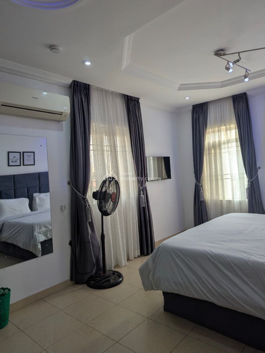 3-bedroom Serviced Apartment, Off Admiralty Way, Lekki Phase 1, Lekki, Lagos, Flat / Apartment for Rent