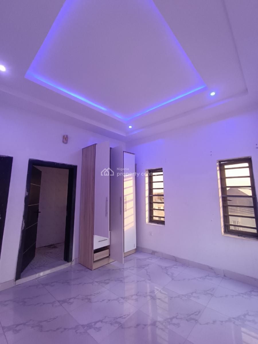 a Well Built 2 Bedroom Flat, Before Novara, Shoprite Aja, Lekki Phase 2, Lekki, Lagos, Flat / Apartment for Rent