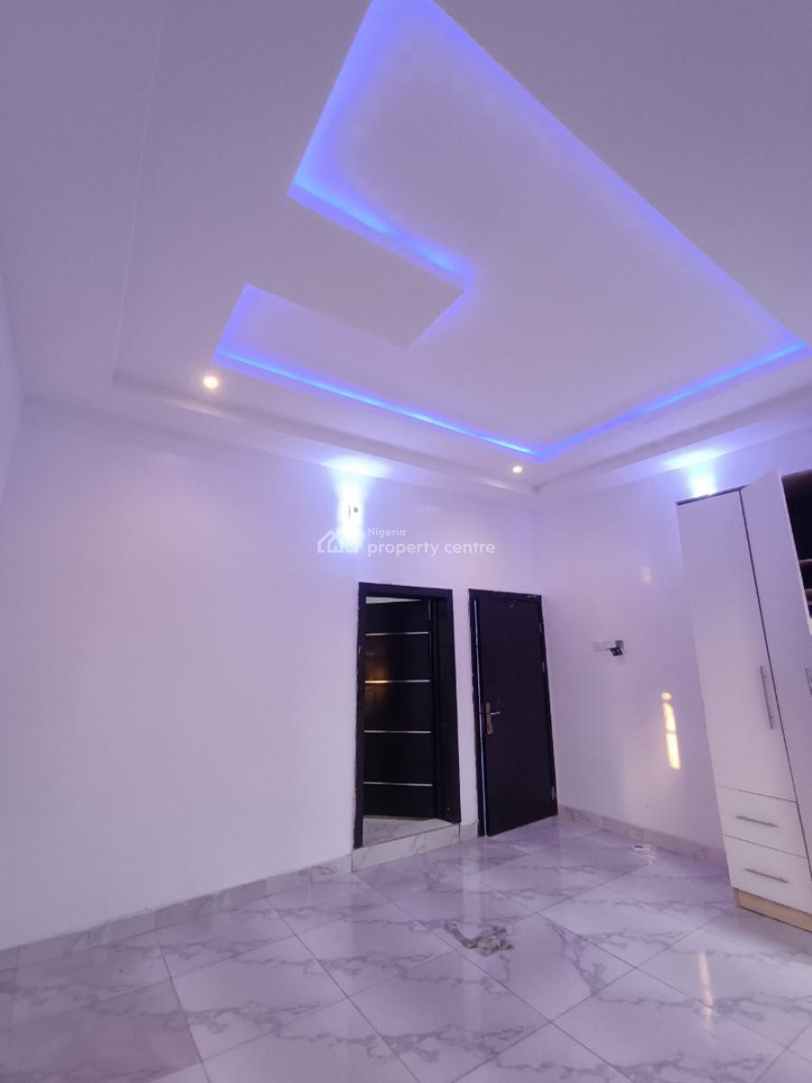 a Well Built 2 Bedroom Flat, Before Novara, Shoprite Aja, Lekki Phase 2, Lekki, Lagos, Flat / Apartment for Rent