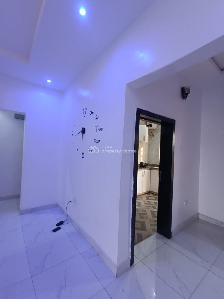 a Well Built 2 Bedroom Flat, Before Novara, Shoprite Aja, Lekki Phase 2, Lekki, Lagos, Flat / Apartment for Rent