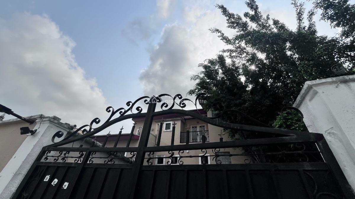 Smart 2-bedroom Penthouse with Bq., Ikoyi, Lagos, Flat / Apartment for Rent