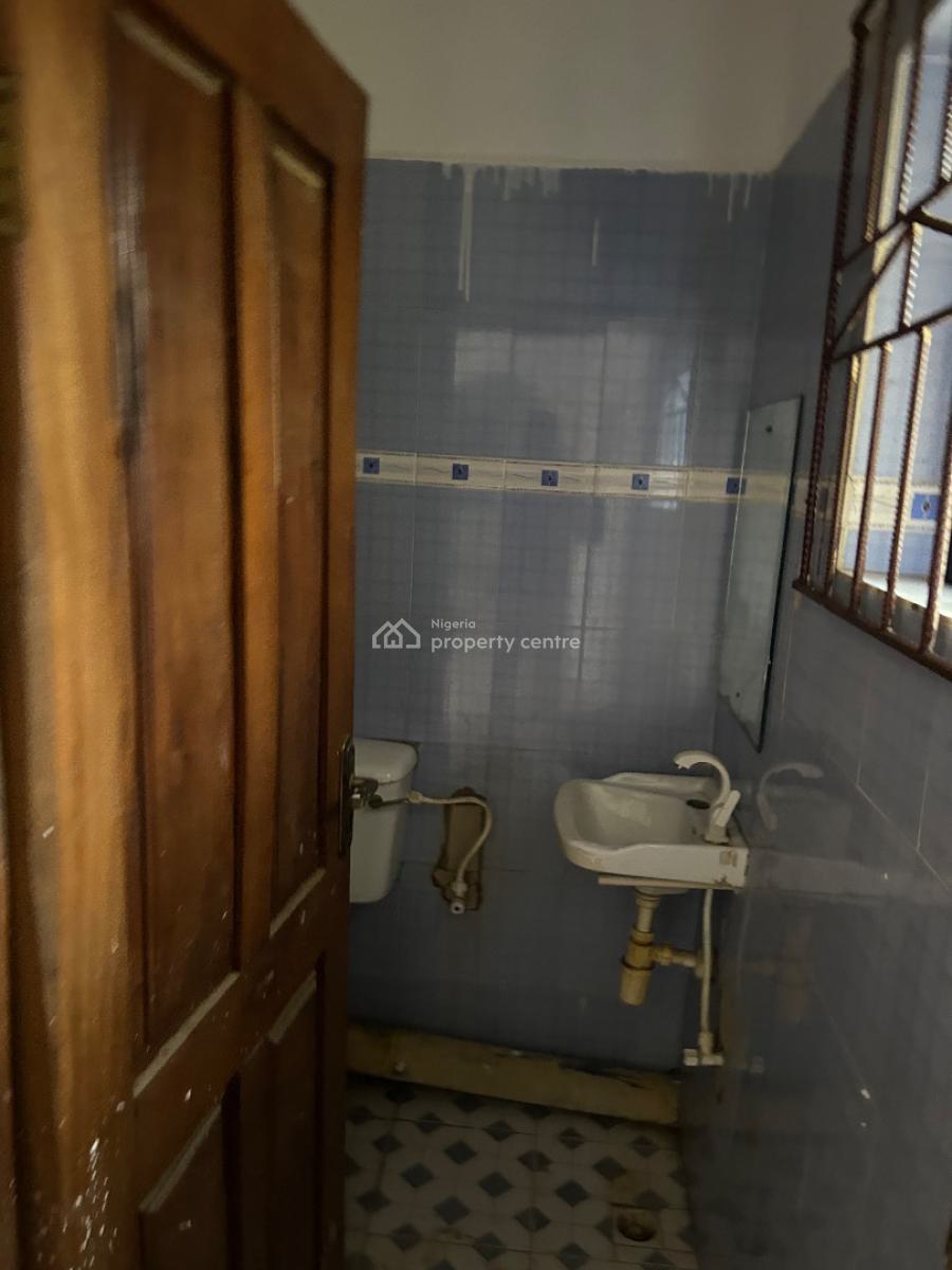 Renovated 2 Bedroom Flat (downstairs), Okunola Road Aderogba Street, Egbeda, Alimosho, Lagos, Flat / Apartment for Rent