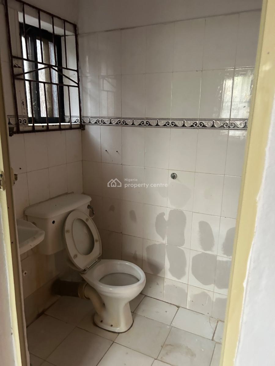 Renovated 2 Bedroom Flat (downstairs), Okunola Road Aderogba Street, Egbeda, Alimosho, Lagos, Flat / Apartment for Rent