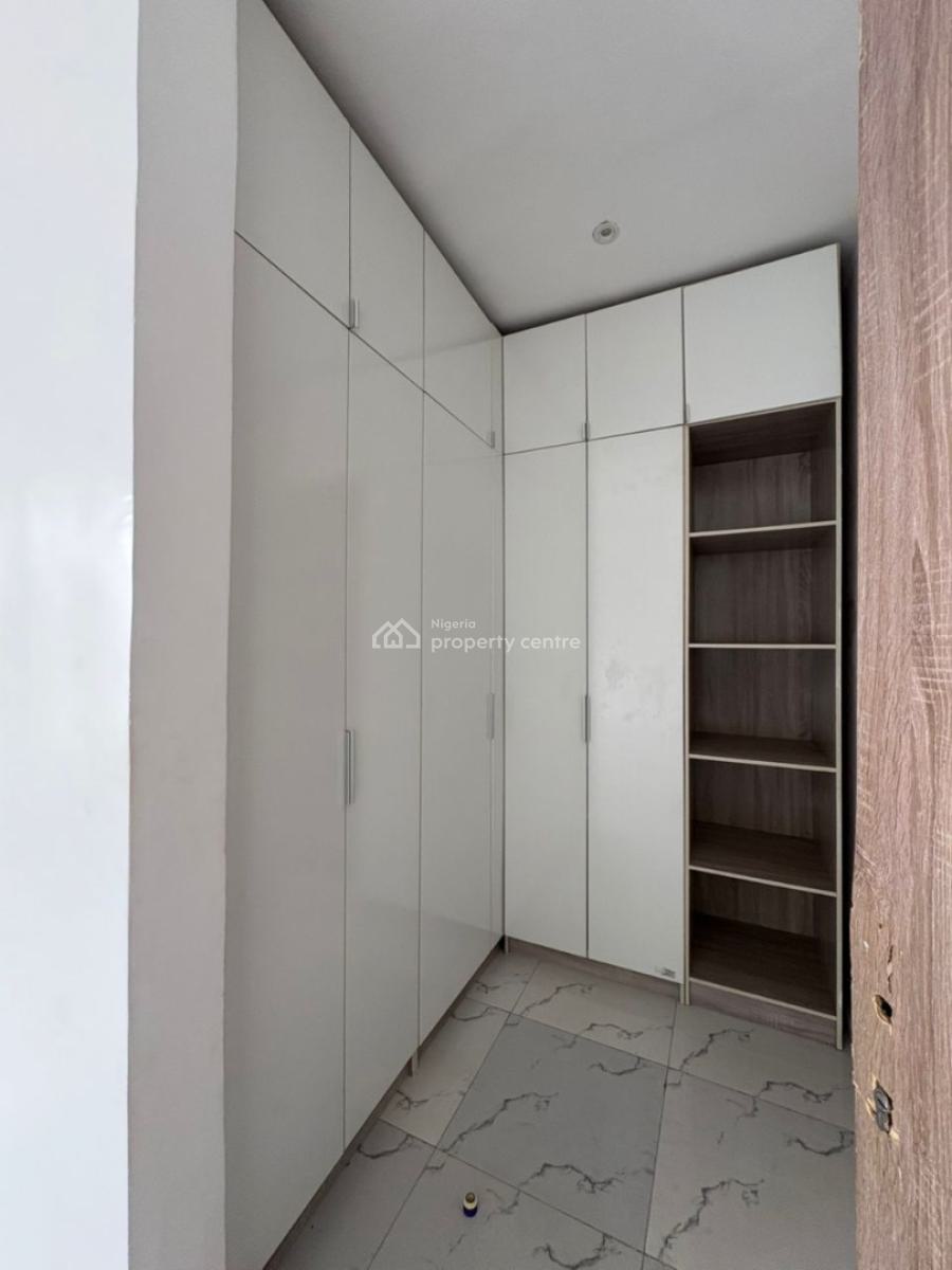 Spacious Master Bedroom in a Shared Apartment, Westend Estate Ikota Lekki Lagos, Ikota, Lekki, Lagos, Flat / Apartment for Rent