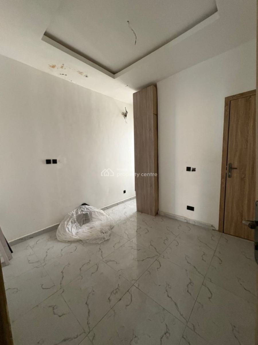 Spacious Semi Master Room in a Shared Apartment, Westend Estate Ikota Lekki Lagos, Ikota, Lekki, Lagos, Flat / Apartment for Rent