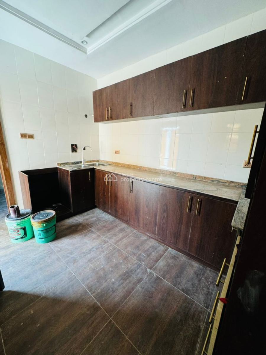 a Newly Built and Well Located 3 Bedroom Flat, Aerodrome Gra, Ibadan, Oyo, Flat / Apartment for Rent