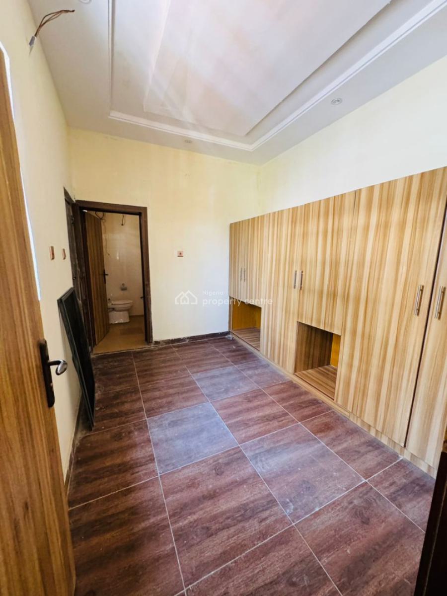 a Newly Built and Well Located 3 Bedroom Flat, Aerodrome Gra, Ibadan, Oyo, Flat / Apartment for Rent