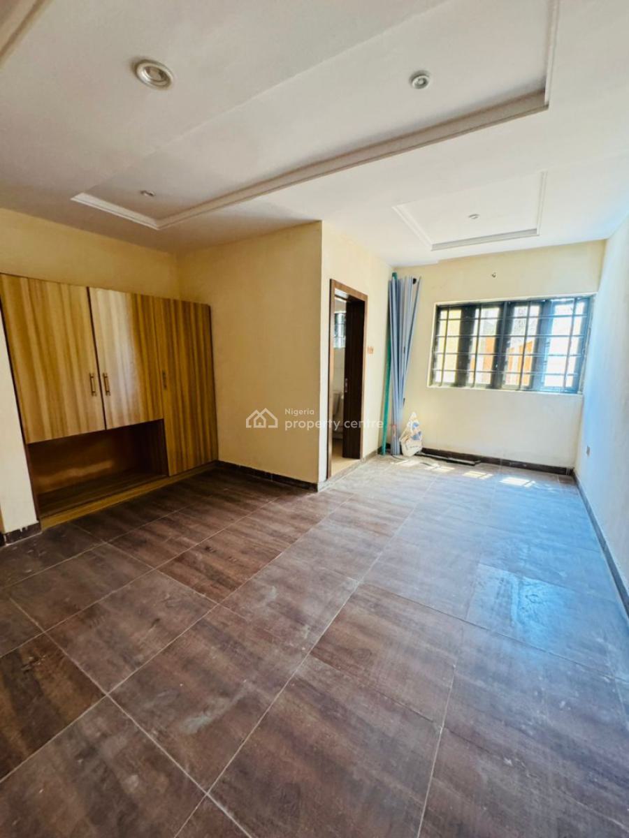 a Newly Built and Well Located 3 Bedroom Flat, Aerodrome Gra, Ibadan, Oyo, Flat / Apartment for Rent