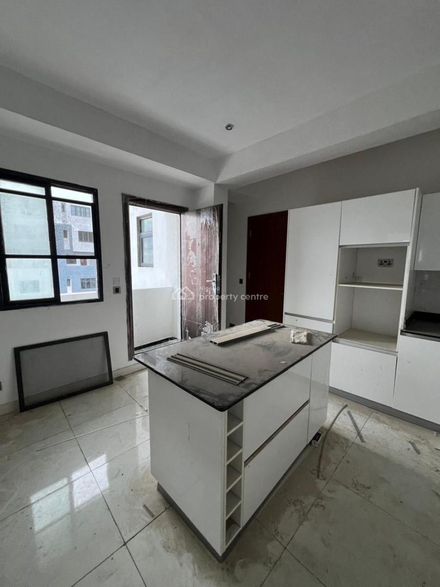 Spacious 3-bedroom Maisonette with Bq  24hrs Electricity, Off Freedom Way, Lekki Phase 1, Lekki, Lagos, Flat / Apartment for Rent