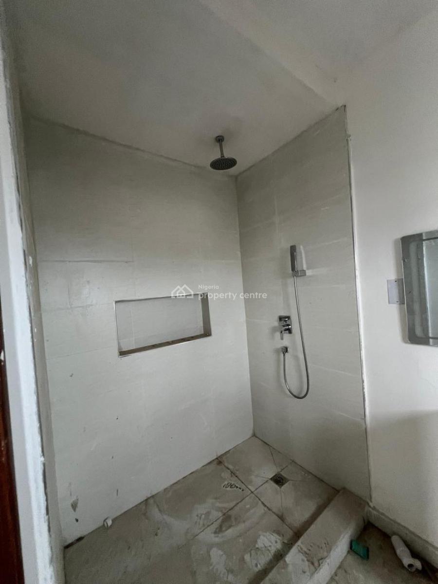 Spacious 3-bedroom Maisonette with Bq  24hrs Electricity, Off Freedom Way, Lekki Phase 1, Lekki, Lagos, Flat / Apartment for Rent