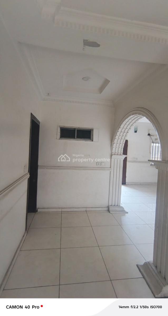 Luxury 3 Bedroom Apartment with Excellent Finishing, Oke Olu Street, Opp. Bode Thomas Street, Iponri, Surulere, Lagos, Flat / Apartment for Rent
