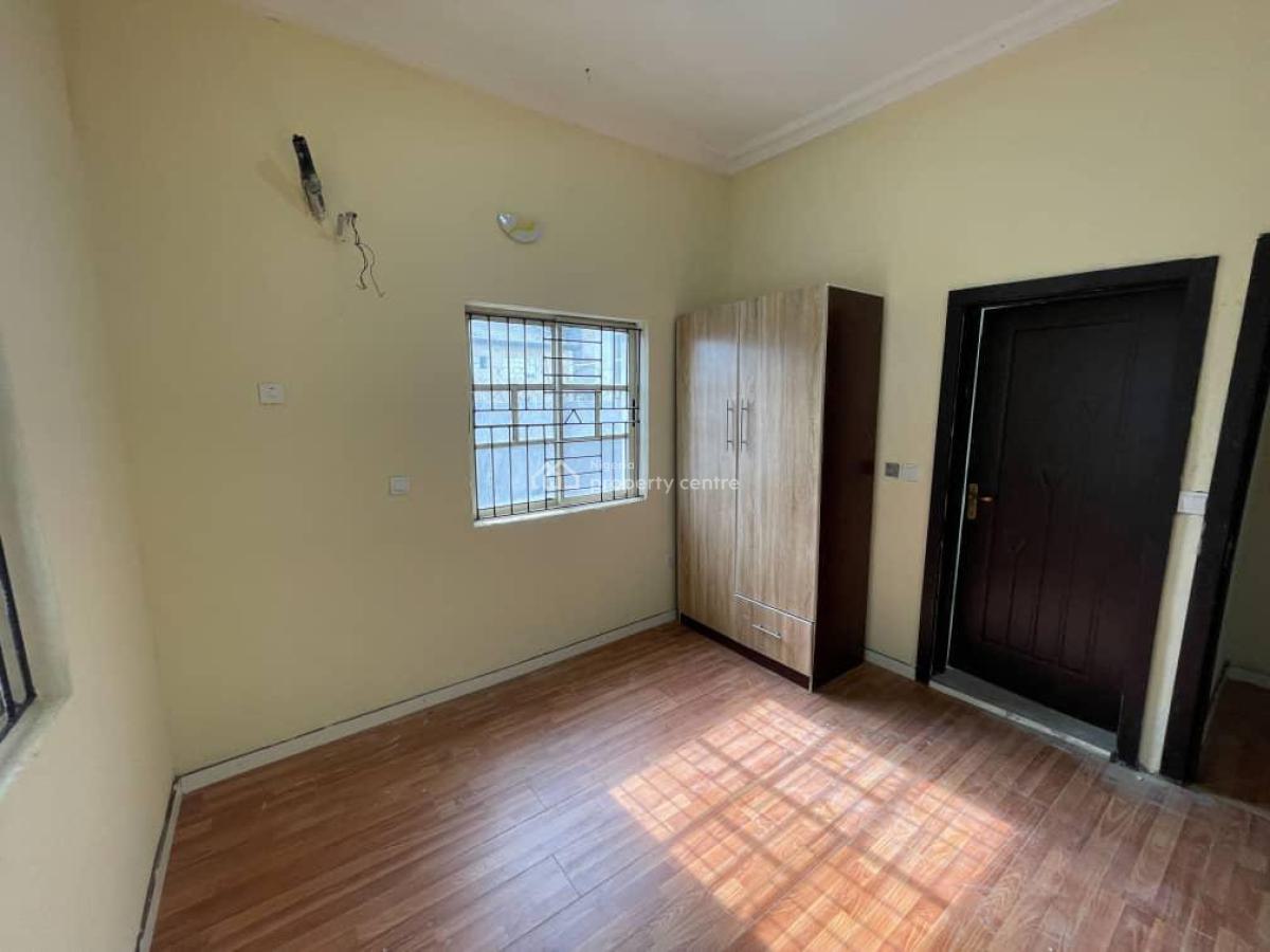 Spacious 2 Bedroom Apartment, Ologolo, Lekki, Lagos, Flat / Apartment for Rent