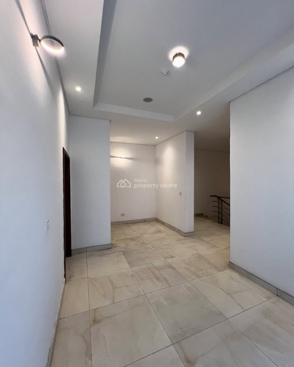 Spacious 4 Bedroom Terrace with a Bq, Lekki Phase 1, Lekki, Lagos, House for Rent