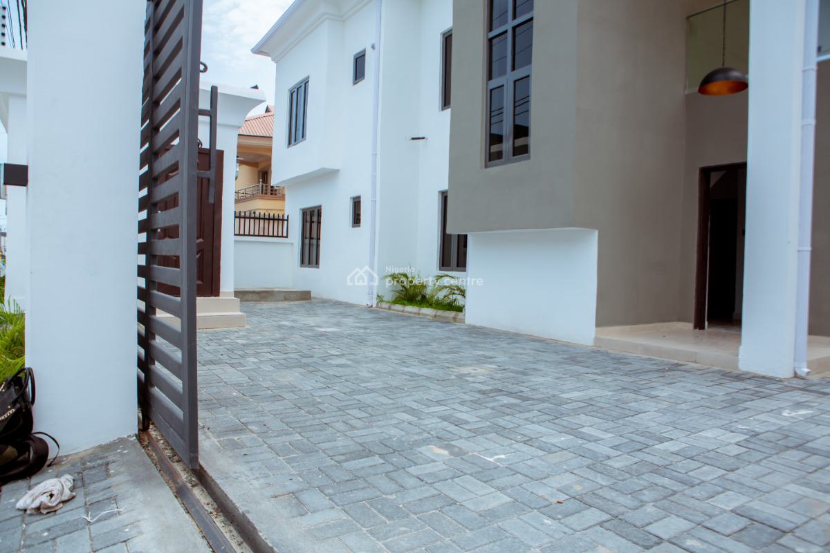 Distress: 4 Bedroom Detached Duplex, Kazeem Eletu Way, Canal West Estate, Osapa London., Osapa, Lekki, Lagos, Detached Duplex for Sale