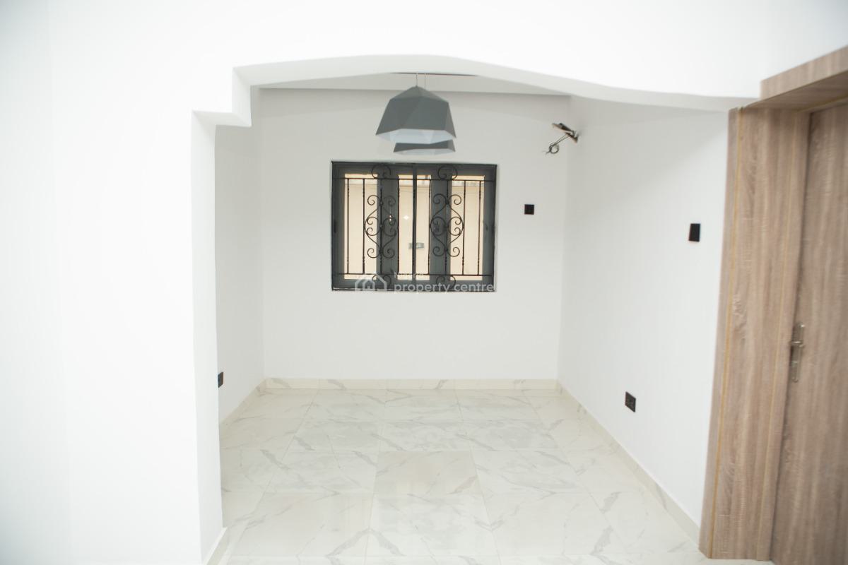 Distress: 4 Bedroom Detached Duplex, Kazeem Eletu Way, Canal West Estate, Osapa London., Osapa, Lekki, Lagos, Detached Duplex for Sale