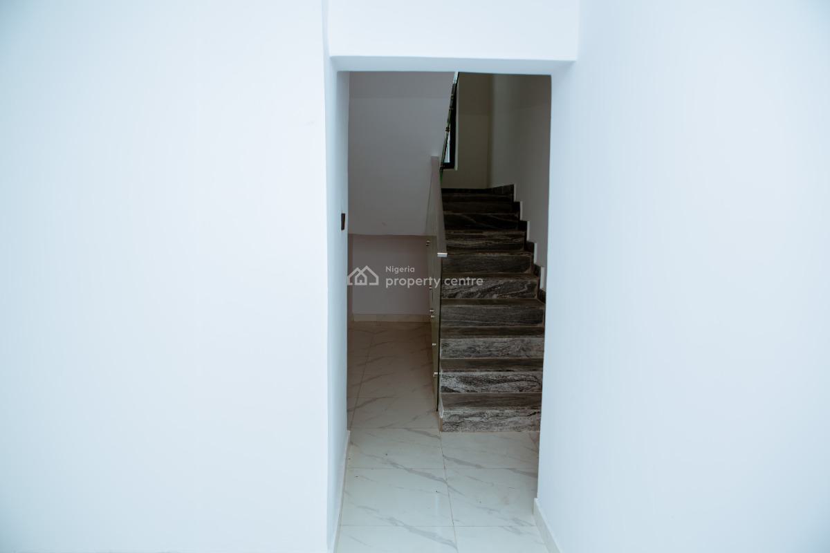 Distress: 4 Bedroom Detached Duplex, Kazeem Eletu Way, Canal West Estate, Osapa London., Osapa, Lekki, Lagos, Detached Duplex for Sale