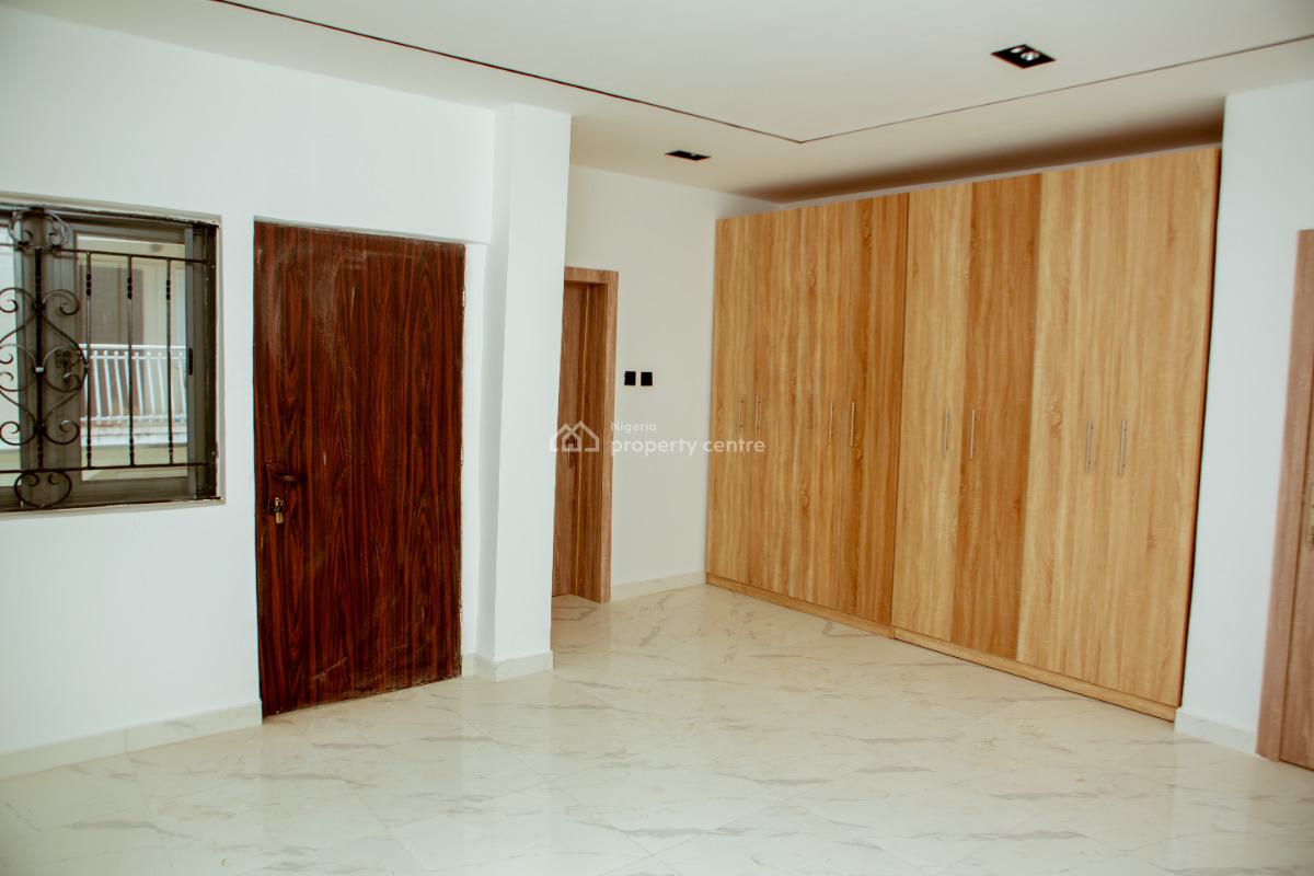 Distress: 4 Bedroom Detached Duplex, Kazeem Eletu Way, Canal West Estate, Osapa London., Osapa, Lekki, Lagos, Detached Duplex for Sale