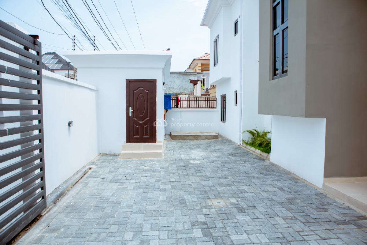 Distress: 4 Bedroom Detached Duplex, Kazeem Eletu Way, Canal West Estate, Osapa London., Osapa, Lekki, Lagos, Detached Duplex for Sale