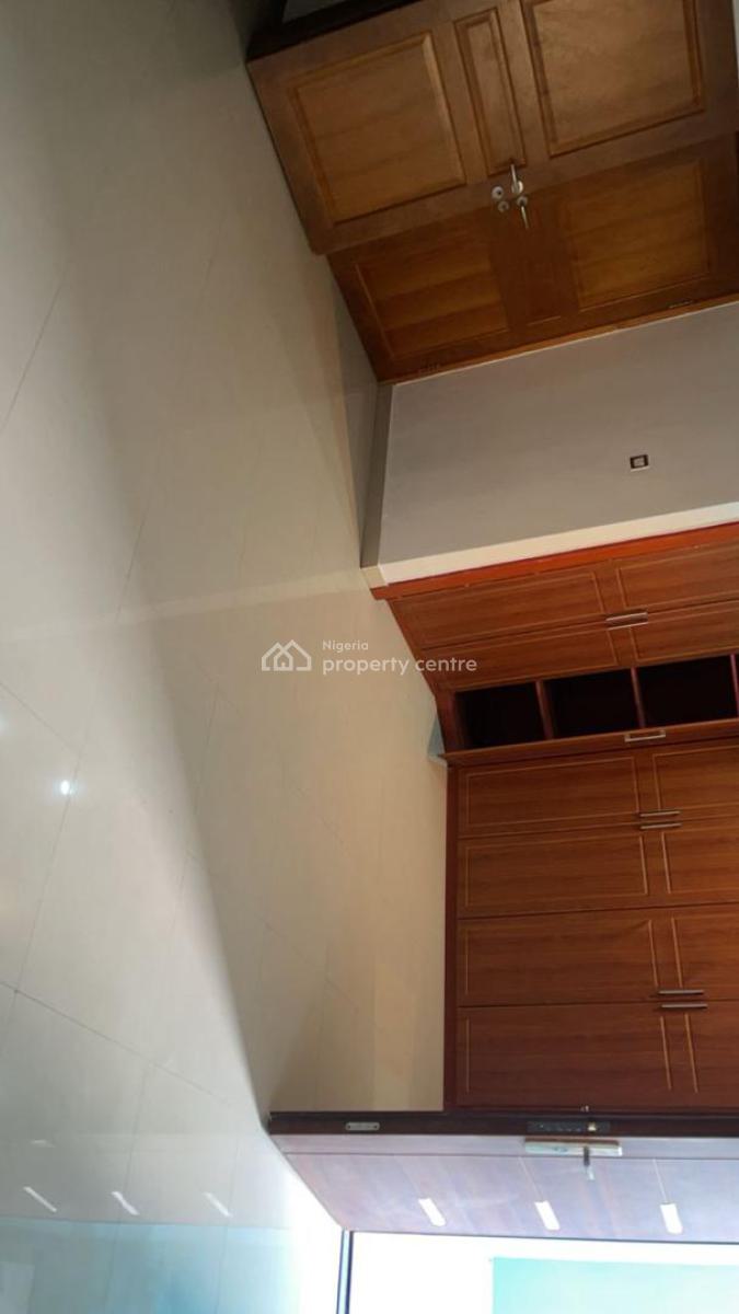 Lovely 3 Bedroom Maisonette with a Bq, Ikoyi, Lagos, Flat / Apartment for Rent