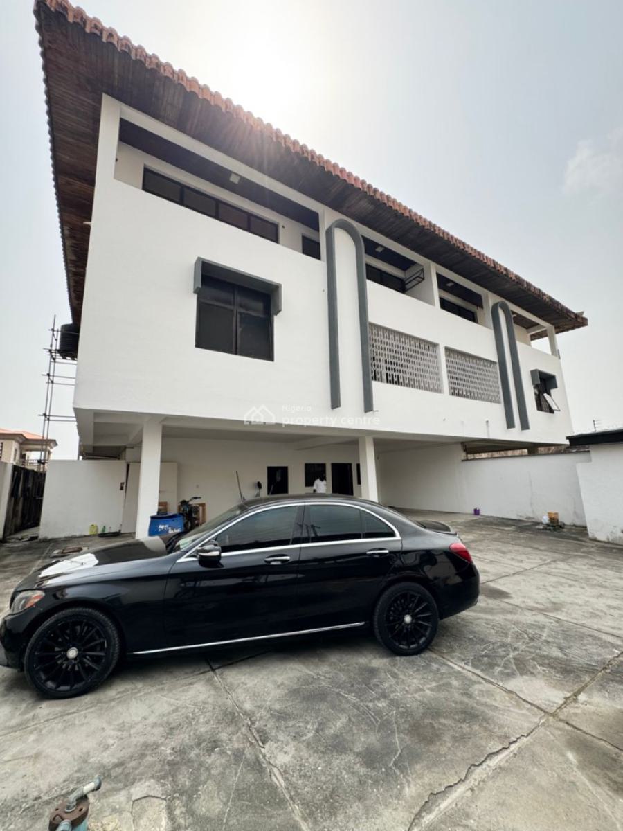 Well-structured 12 Rooms Detached Commercial Building with 5 Bq, Victoria Island (vi), Lagos, Commercial Property for Rent