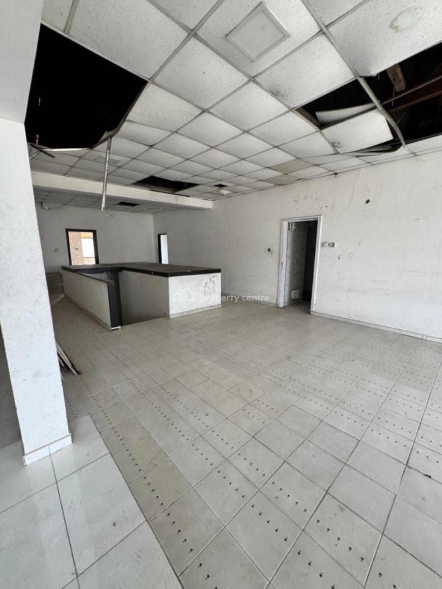Well-structured 12 Rooms Detached Commercial Building with 5 Bq, Victoria Island (vi), Lagos, Commercial Property for Rent
