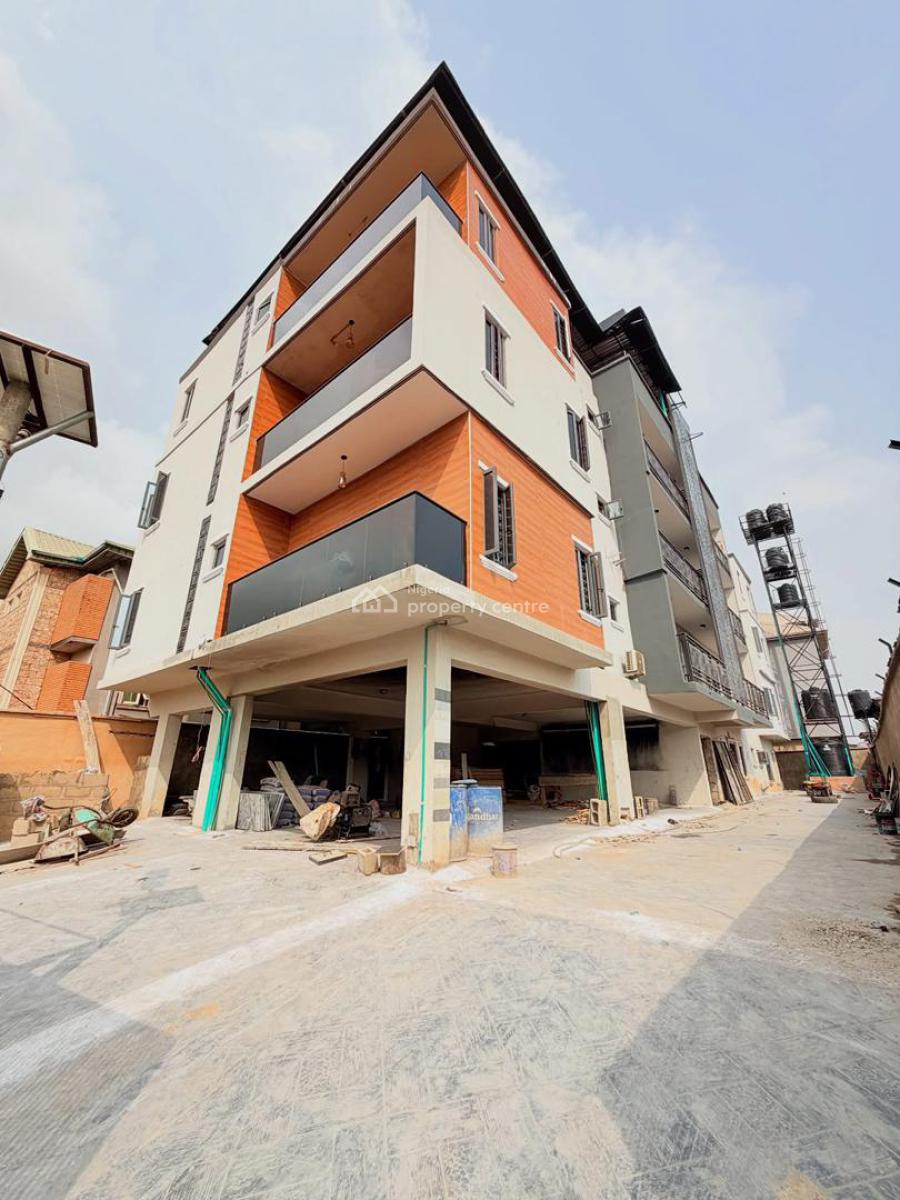 Executive 3 Bedroom Flat Apartment in a Good Location, Yaba, Lagos, Flat / Apartment for Sale