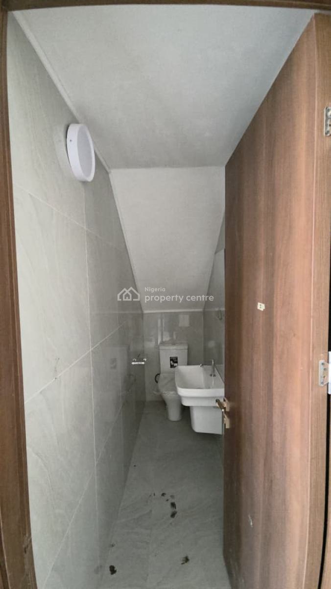 Clean 4 Bedroom Terrace Duplex with Bq, Lekki Phase 1, Lekki, Lagos, Terraced Duplex for Sale