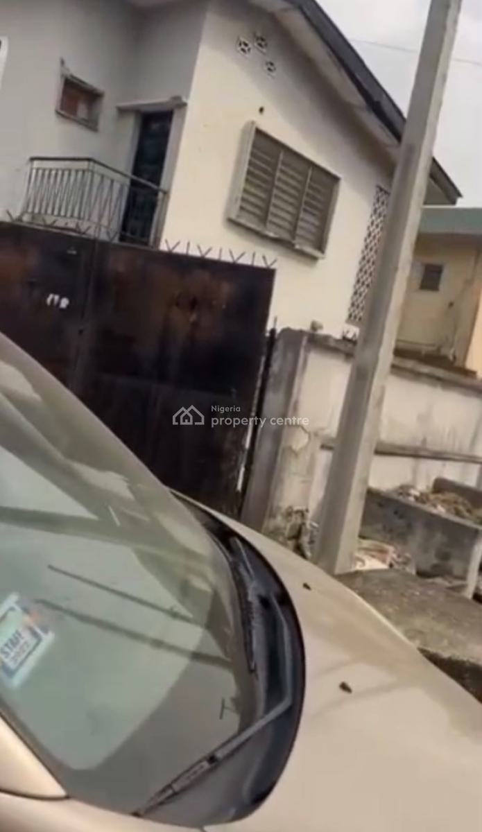 4 Flat of 3 Bedroom, Surulere, Lagos, Block of Flats for Sale