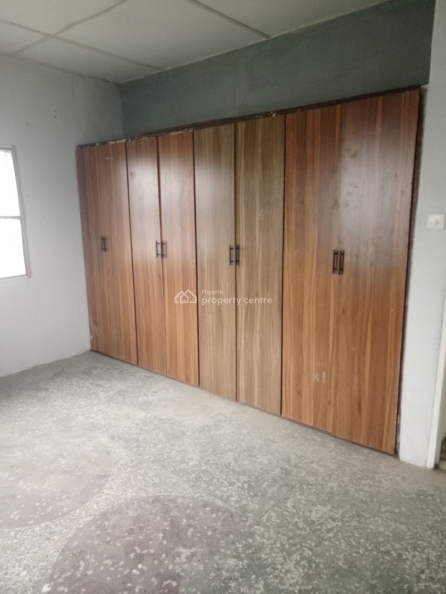 a Well Maintained 2 Bedroom Flat with Spacious Kitchen, Anifowoshe Close to Ikeja Along, Ikeja, Lagos, Flat / Apartment for Rent