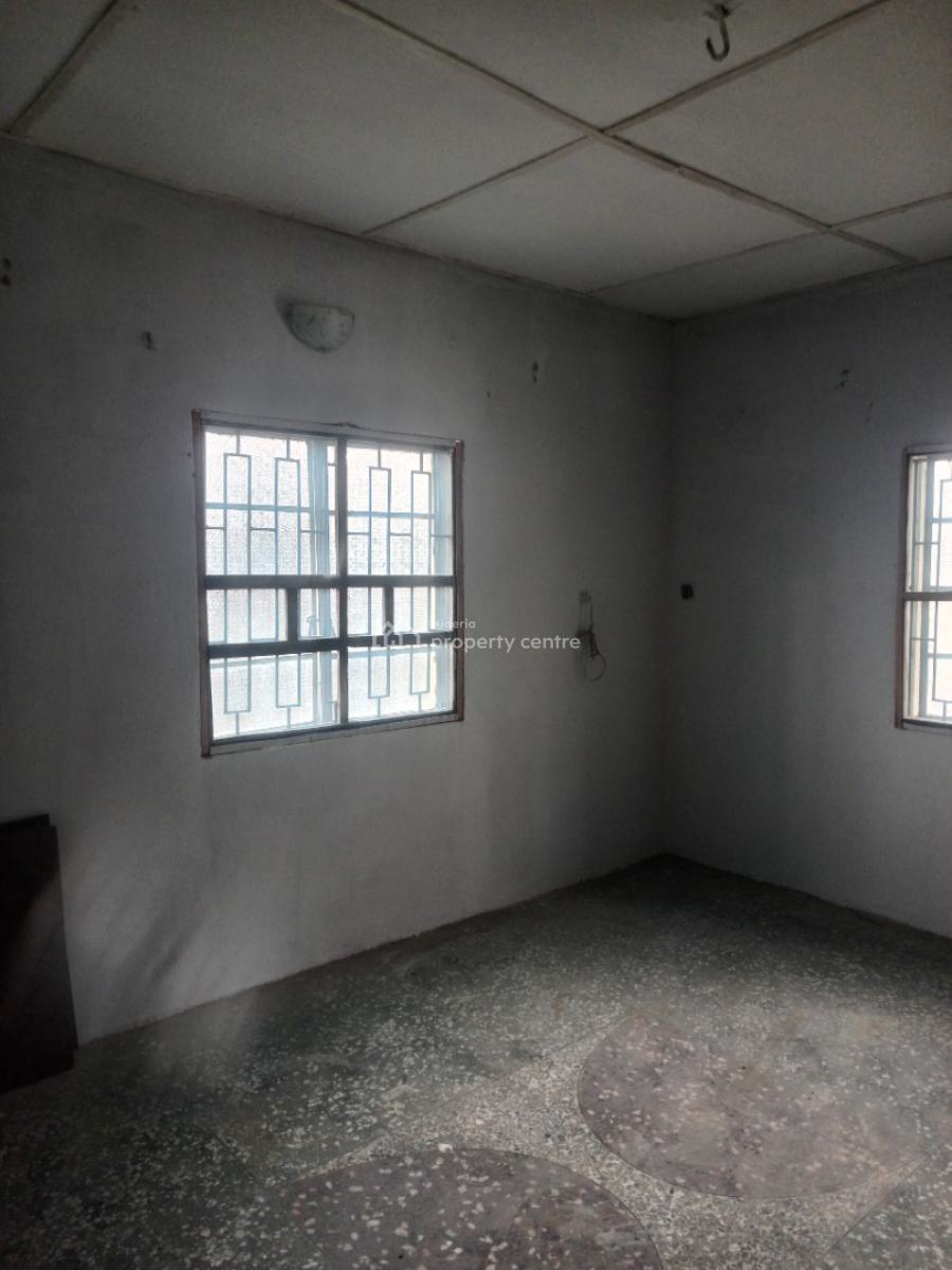 a Well Maintained 2 Bedroom Flat with Spacious Kitchen, Anifowoshe Close to Ikeja Along, Ikeja, Lagos, Flat / Apartment for Rent