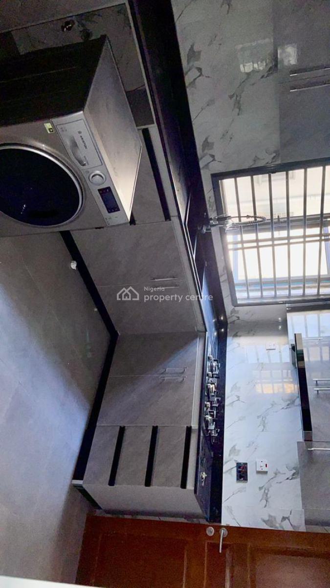 Premium 4 Bedrooms Maisonette with a Bq, Ikoyi, Lagos, Flat / Apartment for Rent