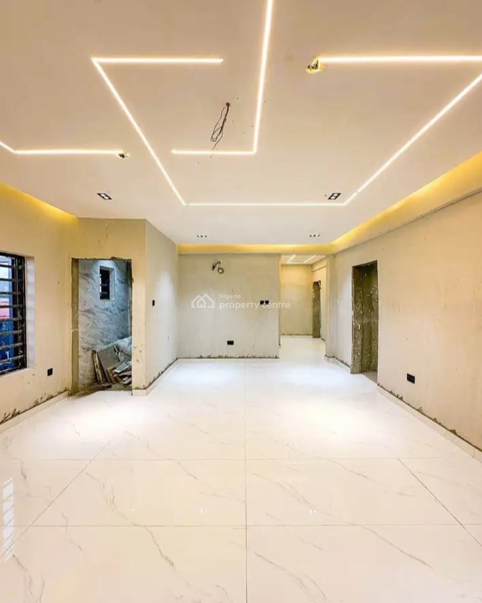 Lovely 3 Bedroom Apartment, Yaba, Lagos, Flat / Apartment for Sale