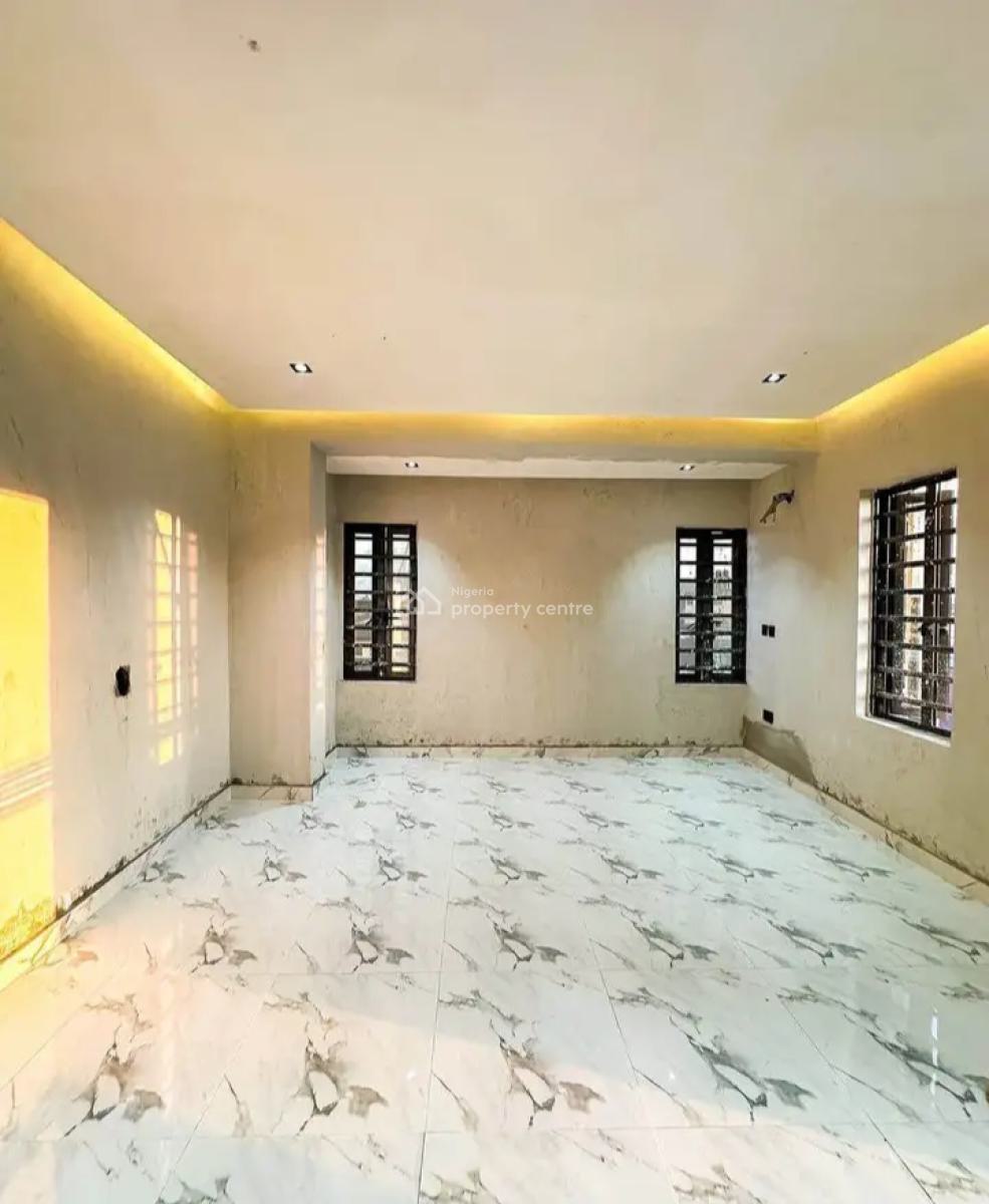 Lovely 3 Bedroom Apartment, Yaba, Lagos, Flat / Apartment for Sale