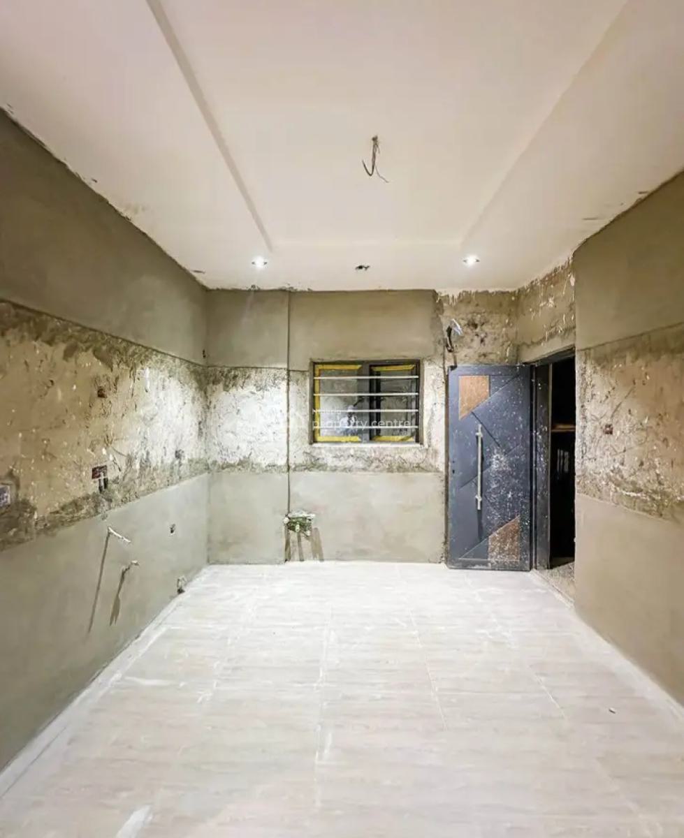 Lovely 3 Bedroom Apartment, Yaba, Lagos, Flat / Apartment for Sale